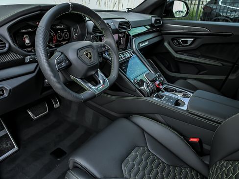 Used 2024 Lamborghini Urus S AWD/4WD image 20