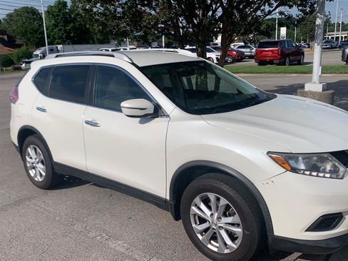 Used 2016 Nissan Rogue SV AWD/4WD image 2