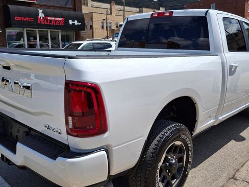 Used 2026 RAM 2500 Laramie AWD/4WD image 6