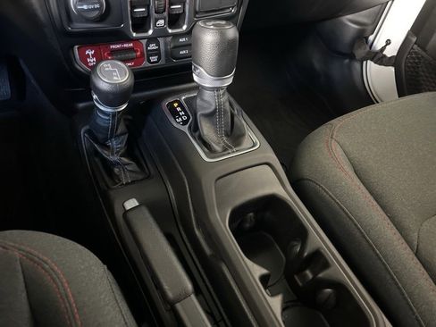 Used 2024 Jeep Wrangler Unlimited Rubicon image 33