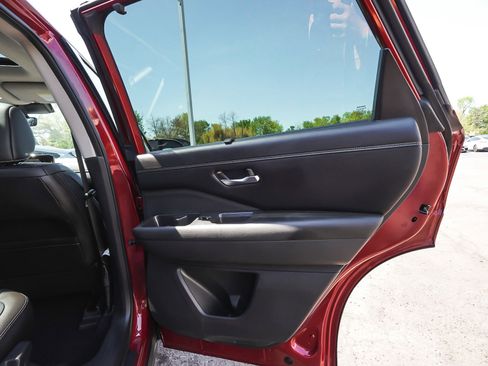 Used 2023 Nissan Pathfinder Platinum AWD/4WD image 12