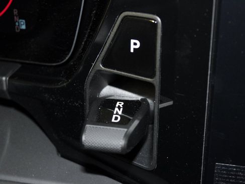 Used 2025 Porsche Macan Turbo Electric image 26