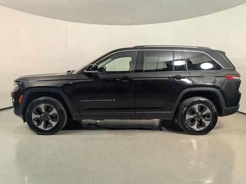 Used 2022 Jeep Grand Cherokee Limited 4xe w/ Luxury Tech Group II image 4