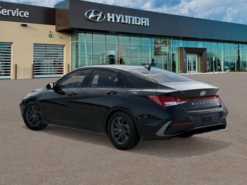 Certified 2025 Hyundai Elantra Hybrid FWD image 5
