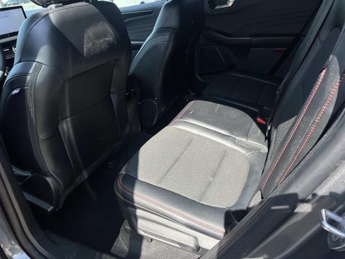 Used 2023 Ford Escape ST-Line Select AWD/4WD image 11