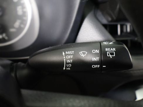 Used 2021 Toyota RAV4 LE AWD/4WD image 36