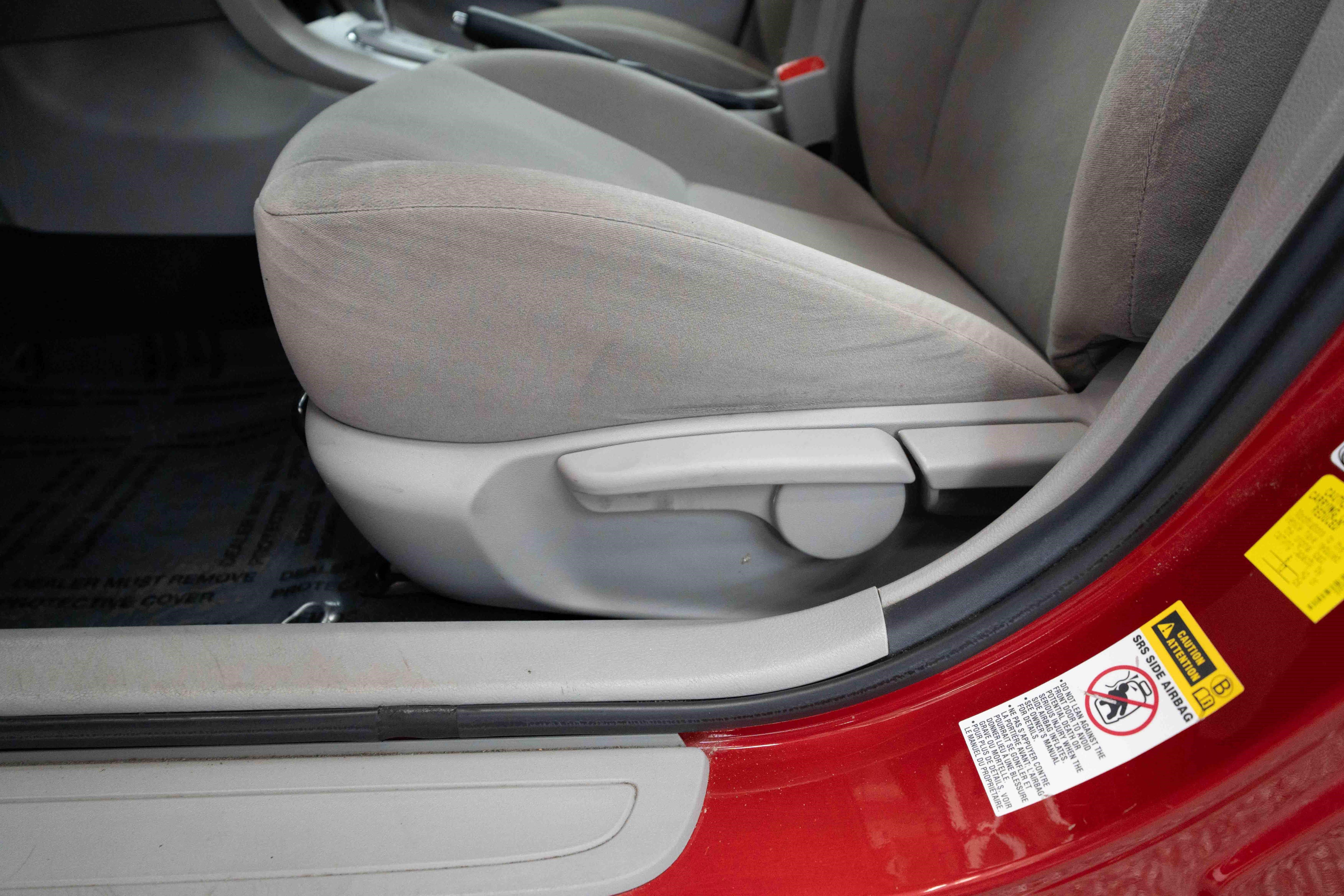 Used 2013 Toyota Corolla LE FWD image 12