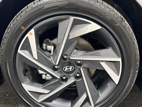 Certified 2025 Hyundai Elantra SEL FWD image 25