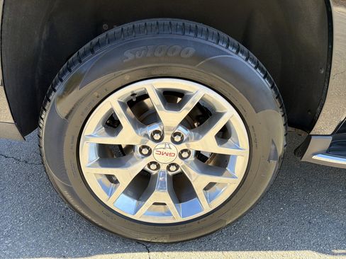 Used 2020 GMC Yukon XL SLT w/ Value Plus Edition image 18