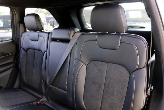 New 2025 Jeep Grand Cherokee Altitude RWD image 19