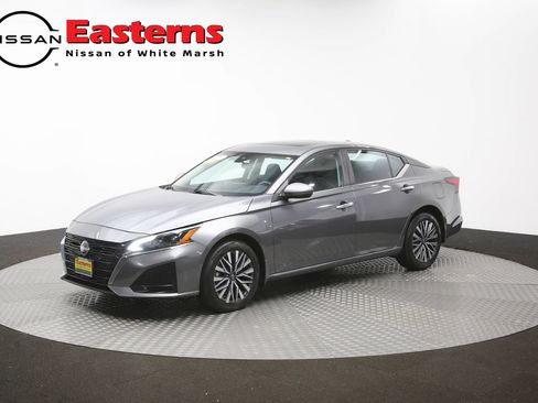 Used 2023 Nissan Altima 2.5 SV w/ SV Premium Package AWD/4WD image 56