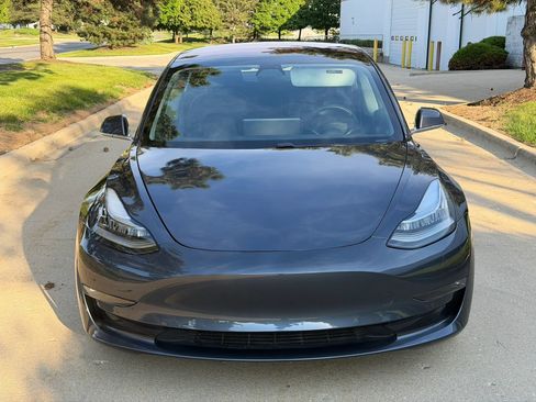 Used 2018 Tesla Model 3 Long Range AWD/4WD image 2