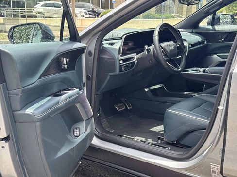 Used 2026 Cadillac Lyriq Signature Luxury w/ Nappa Leather Package AWD/4WD image 13