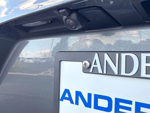 Used 2021 Toyota Highlander XLE AWD/4WD image 15