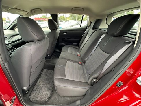 Used 2018 Nissan Leaf SV w/ SV Technology Package FWD image 17