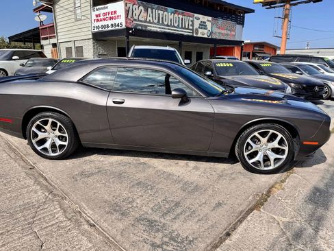 Used 2015 Dodge Challenger SXT Plus image 3