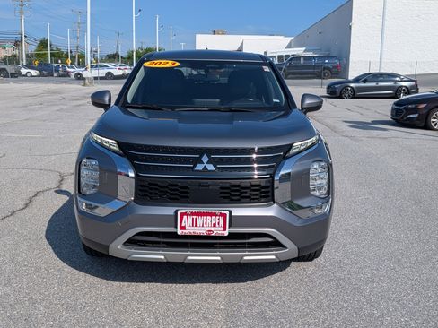 Used 2023 Mitsubishi Outlander SE image 7