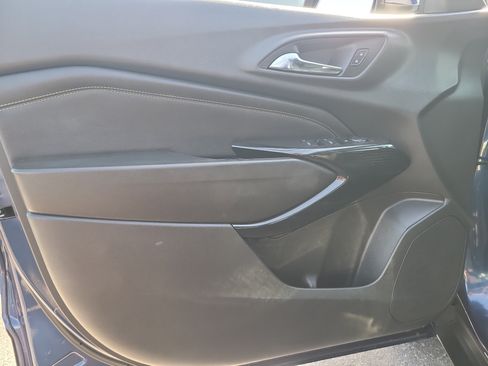 Used 2024 Chevrolet Trax LT FWD image 15