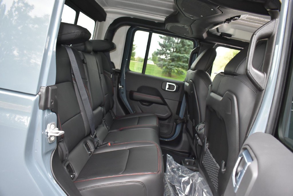 New 2026 Jeep Gladiator Rubicon w/ Steel Power Dome Hood Package AWD/4WD image 29