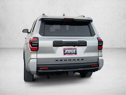 Certified 2025 Toyota 4Runner SR5 AWD/4WD image 6