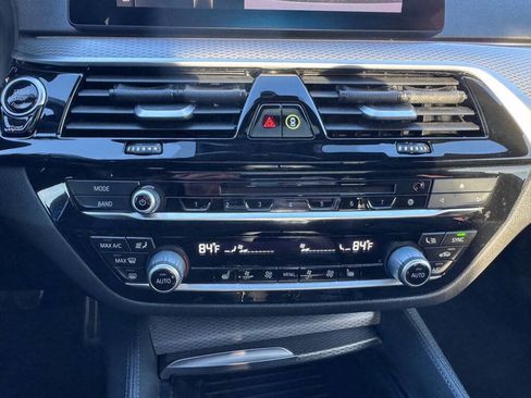 Used 2019 BMW 530i xDrive w/ M Sport Package image 12