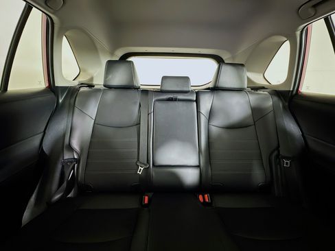 Used 2025 Toyota RAV4 XLE Premium image 30