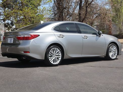 Used 2015 Lexus ES 350 w/ Luxury Package image 5