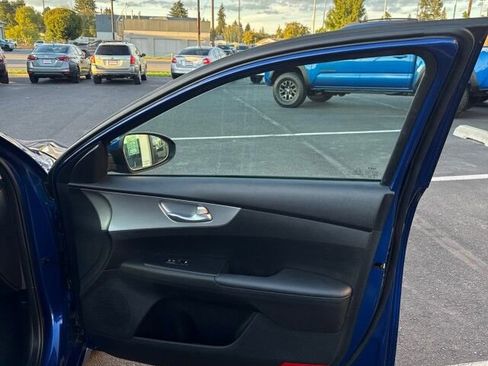 Used 2023 Kia Forte LXS w/ LXS Technology Package image 17