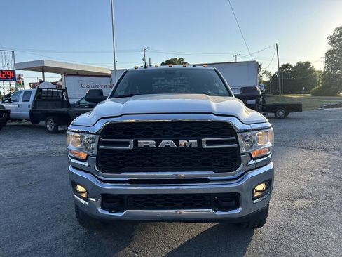 Used 2019 RAM 3500 Tradesman AWD/4WD image 3