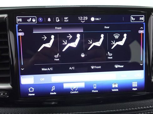 Used 2023 Chrysler Pacifica Touring-L image 19