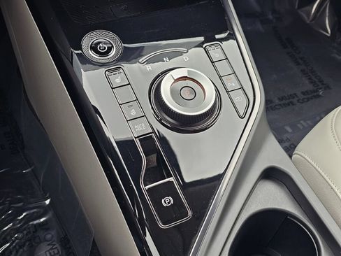 Certified 2023 Kia Niro Wind w/ Wind Preserve Package FWD image 18