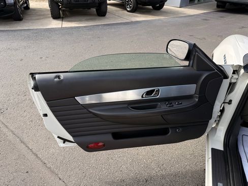 Used 2002 Ford Thunderbird Base image 29