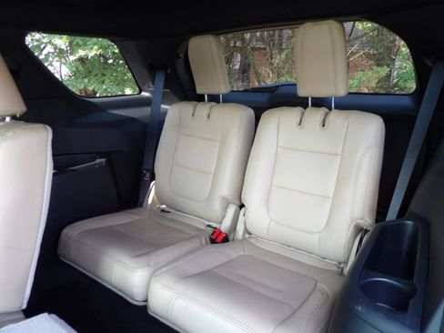 Used 2016 Ford Explorer FWD image 11