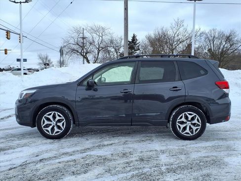 Used 2019 Subaru Forester Premium w/ All-Weather Package image 8