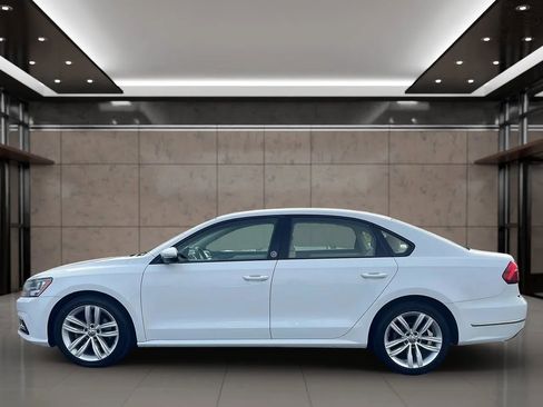 Used 2019 Volkswagen Passat 2.0T Wolfsburg w/ Wheels & Sunroof Package image 2