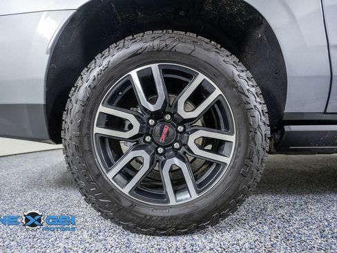 Used 2024 GMC Yukon XL AT4 w/ AT4 Premium Plus Package AWD/4WD image 47