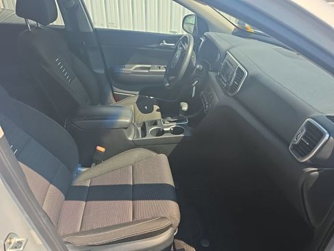 Used 2018 Kia Sportage LX FWD image 11