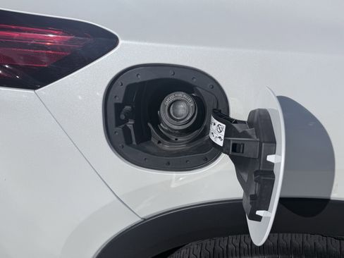 Used 2024 Nissan Rogue SL w/ SL Premium Package image 15