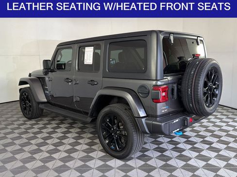 Used 2022 Jeep Wrangler Unlimited Sahara w/ Cold Weather Group AWD/4WD image 7