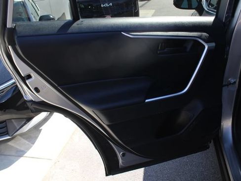 Used 2022 Toyota RAV4 LE AWD/4WD image 22