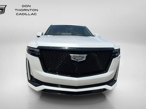 Used 2023 Cadillac Escalade Sport Platinum AWD/4WD image 4