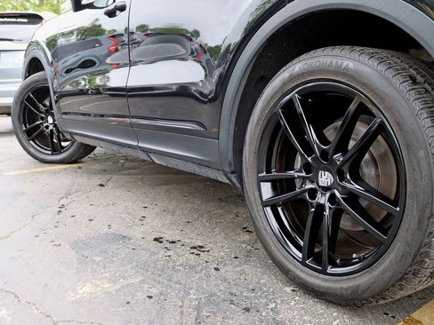 Used 2020 Porsche Cayenne AWD/4WD image 12
