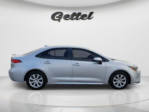 Used 2021 Toyota Corolla LE image 3