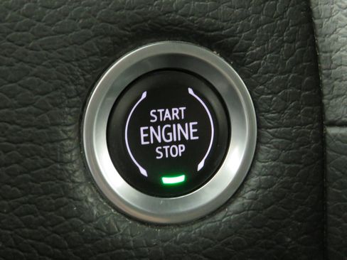 Used 2022 GMC Yukon XL Denali w/ Advanced Technology Package image 20