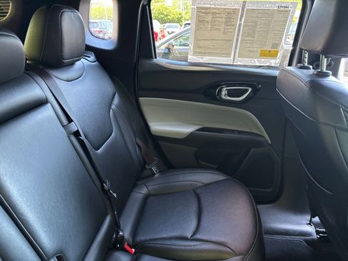 Used 2025 Jeep Compass Limited AWD/4WD image 38