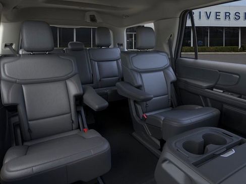 New 2026 Ford Expedition Active image 11