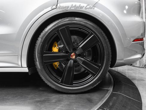 Used 2025 Porsche Cayenne GTS image 54