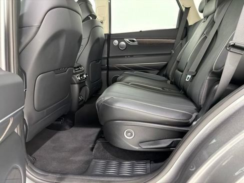 Used 2022 Genesis GV80 2.5T w/ Prestige Package 04 AWD/4WD image 17