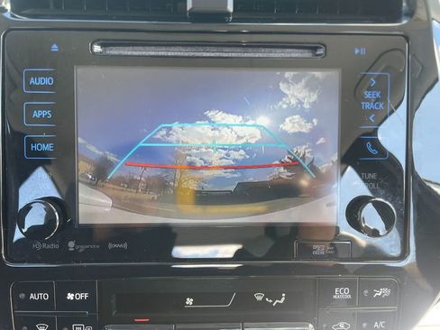 Used 2018 Toyota Prius Three image 22