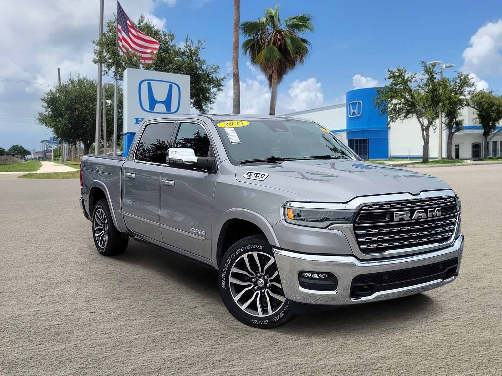 Used 2025 RAM 1500 Limited AWD/4WD image 1